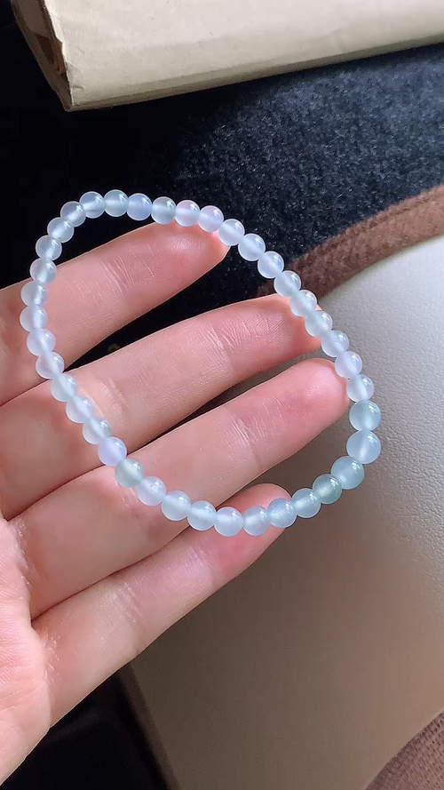 天然翡翠，冰透手串 尺寸4.7 az612