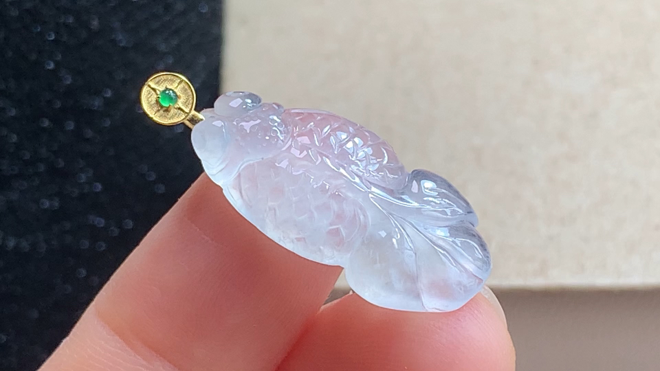 ️ 18K金伴钻金鱼，无裂，尺寸29.5/24.9-11.2-4.5mm，包A附证书
