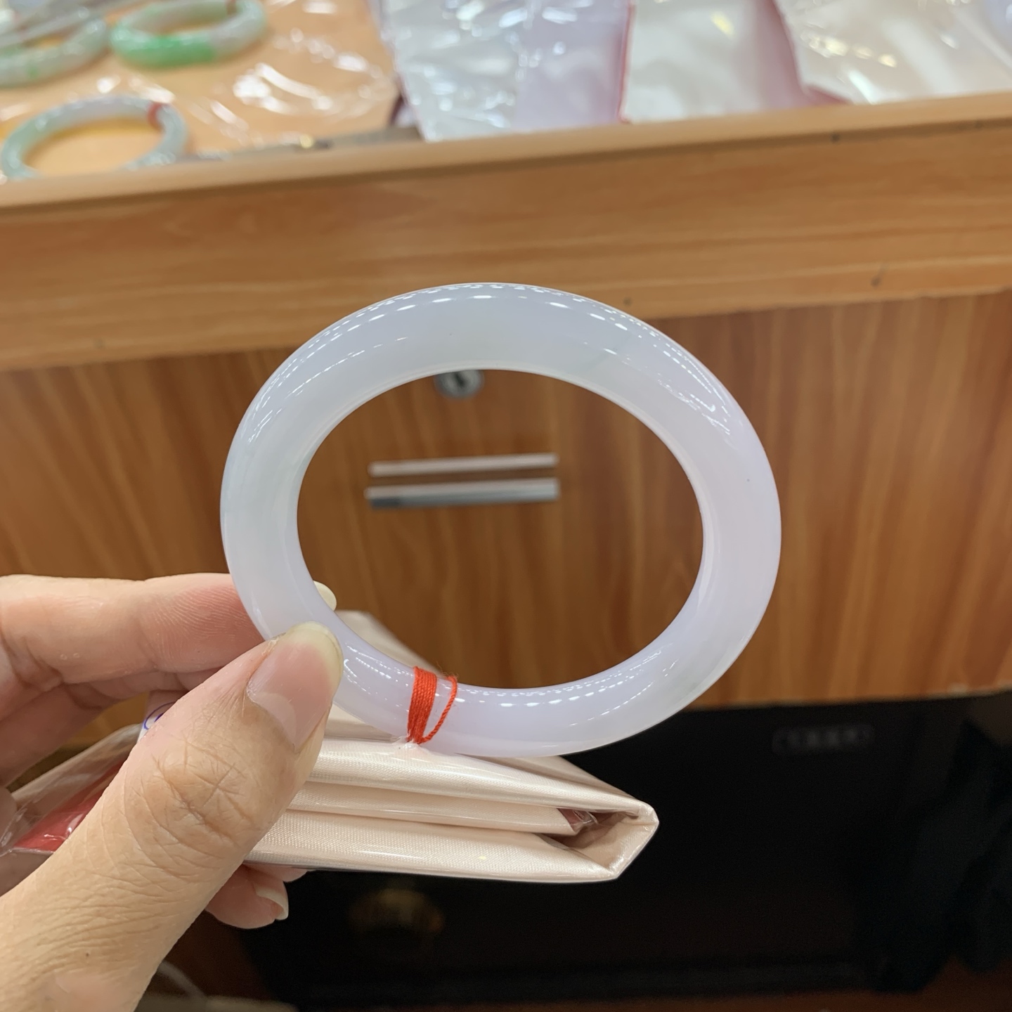 061206GX 底色圆条翡翠手镯 57-10.5-10.3