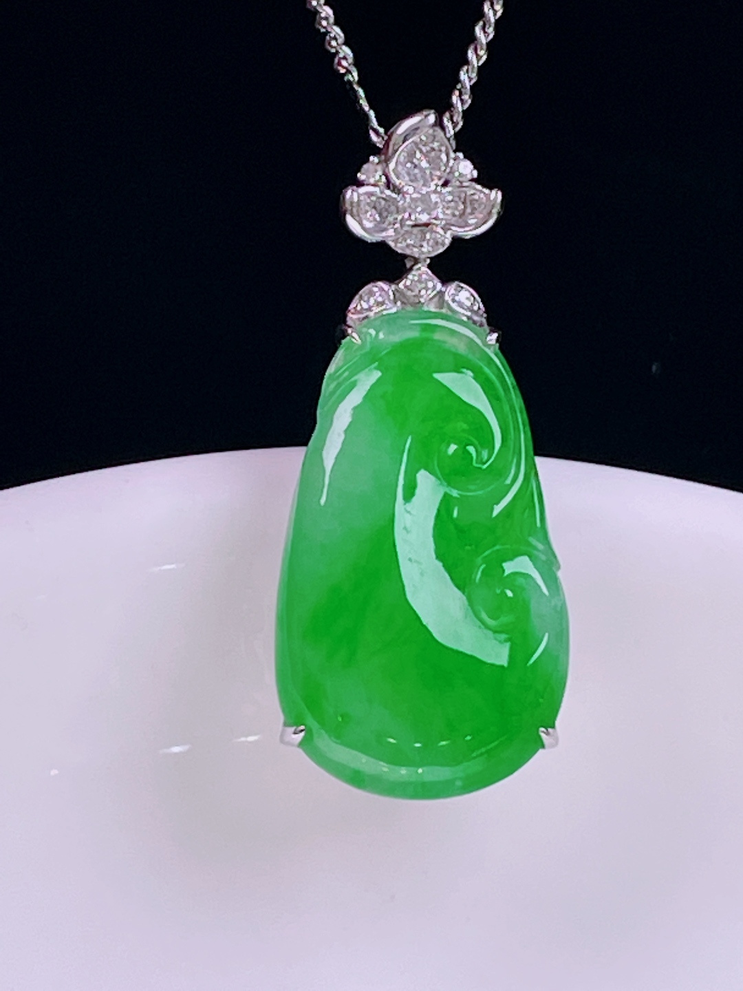 ️辣绿如意，老种起光，细底通透，尺寸：29/12.6/6mm0613