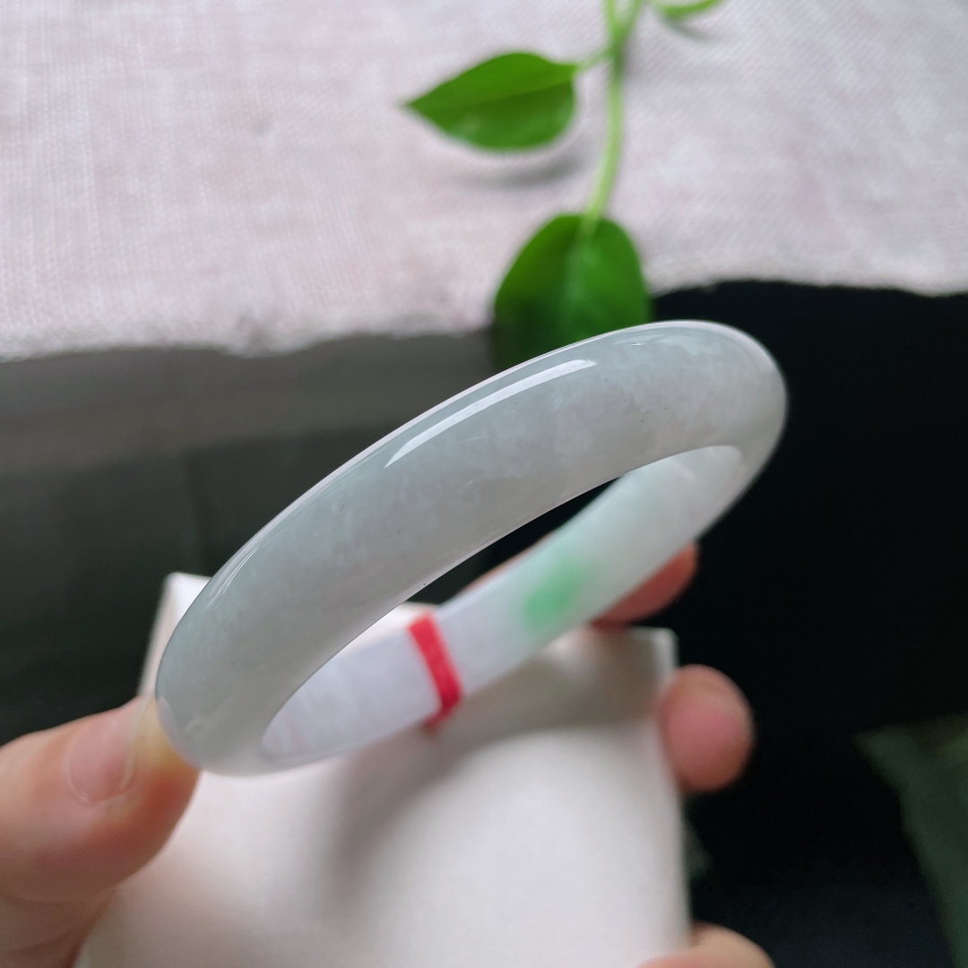 58.8/12/7.9，白底青正圈，水头好，种老，点翠千金，俏丽多姿，皮纹，ss53778a