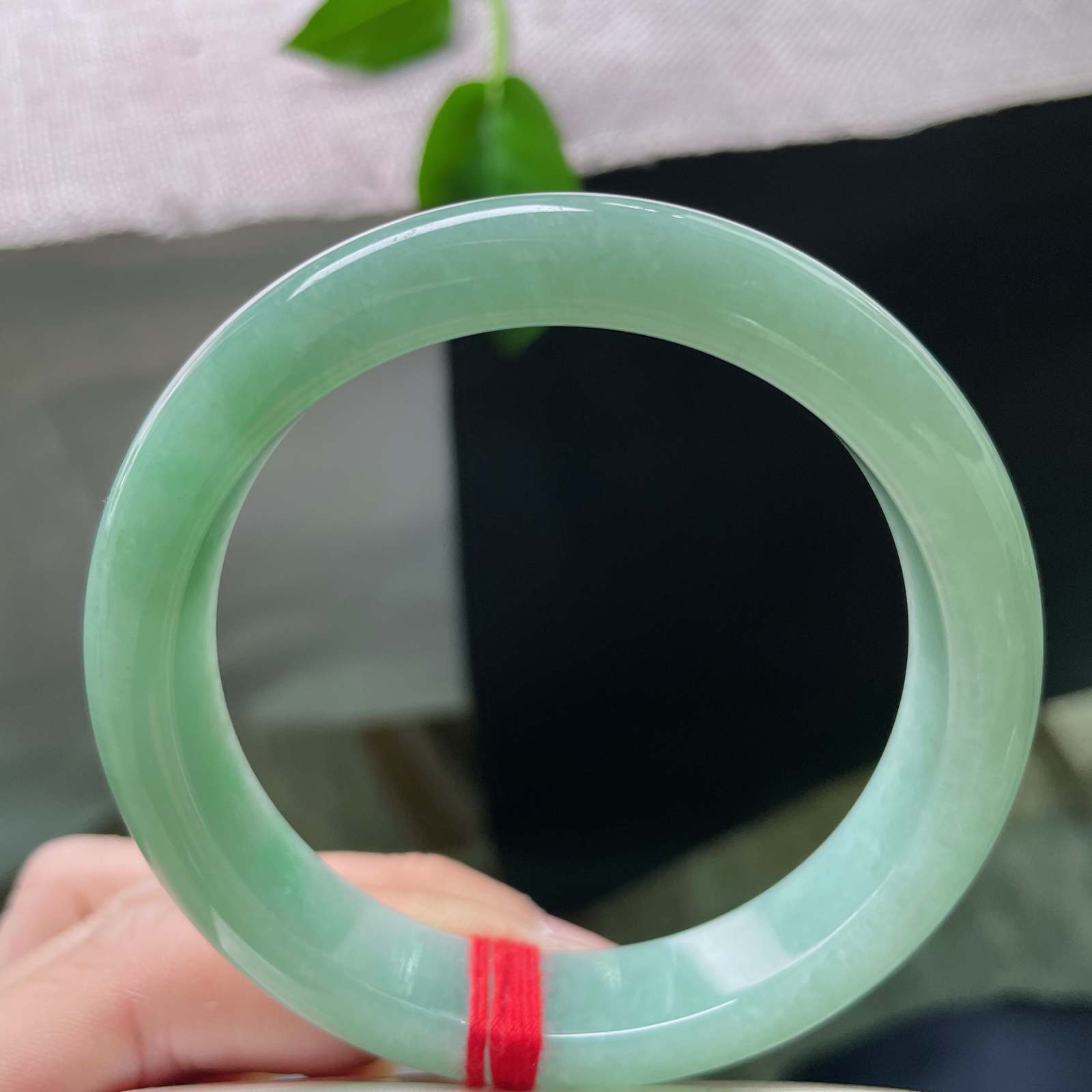 特惠活动#57.8/12.6/7.7，绿底正圈，色泽均匀分布，上手甜美可人，显白，棉。ss53763a