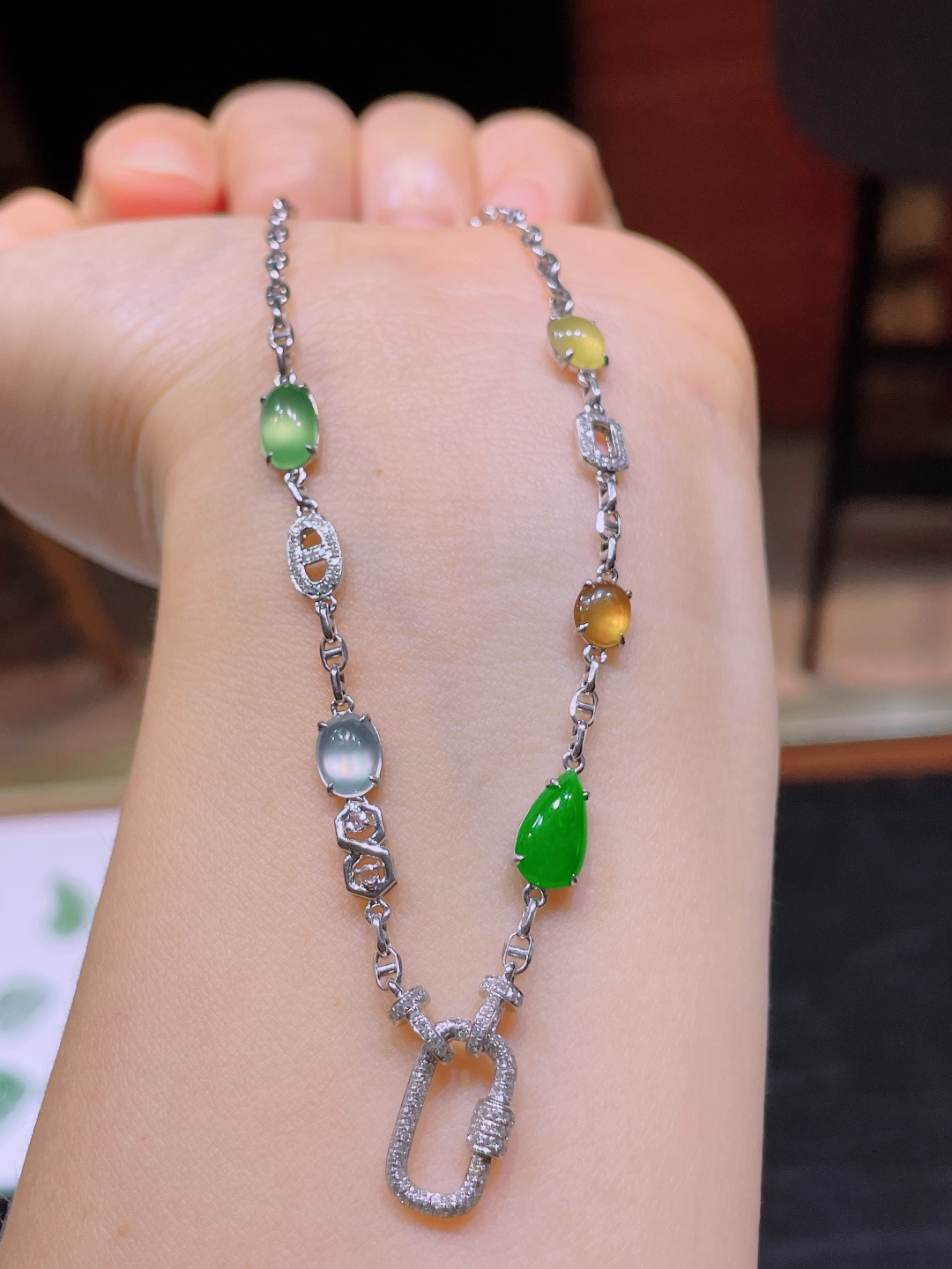 ️冰绿链，老种起光，细底通透，尺寸：裸石9/5.7/2.5mm0613