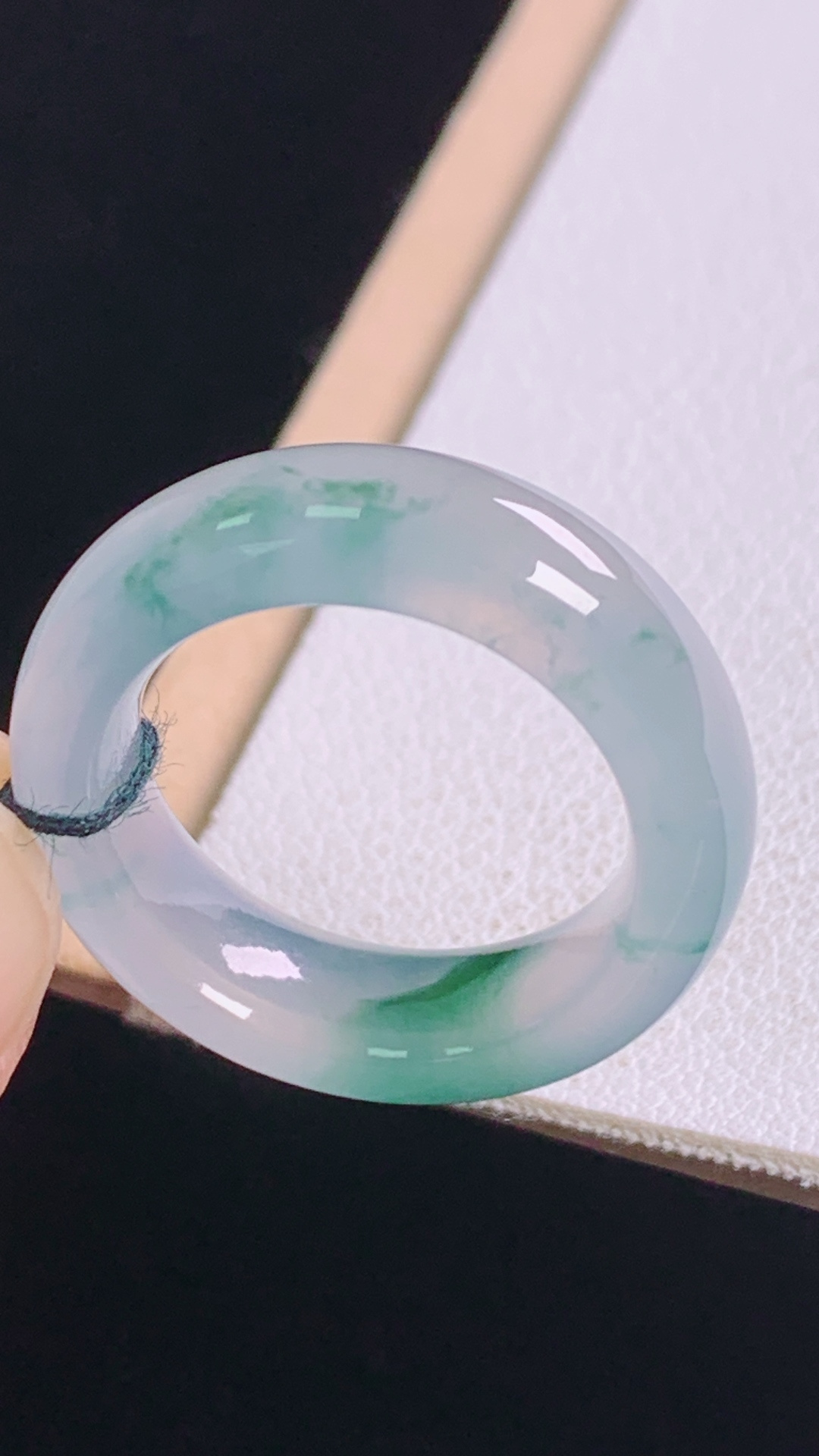 ️冰飘花指环 花色灵动，清透细腻，无裂，尺寸:圈口13/16.4-6.2-3.8mm 9
