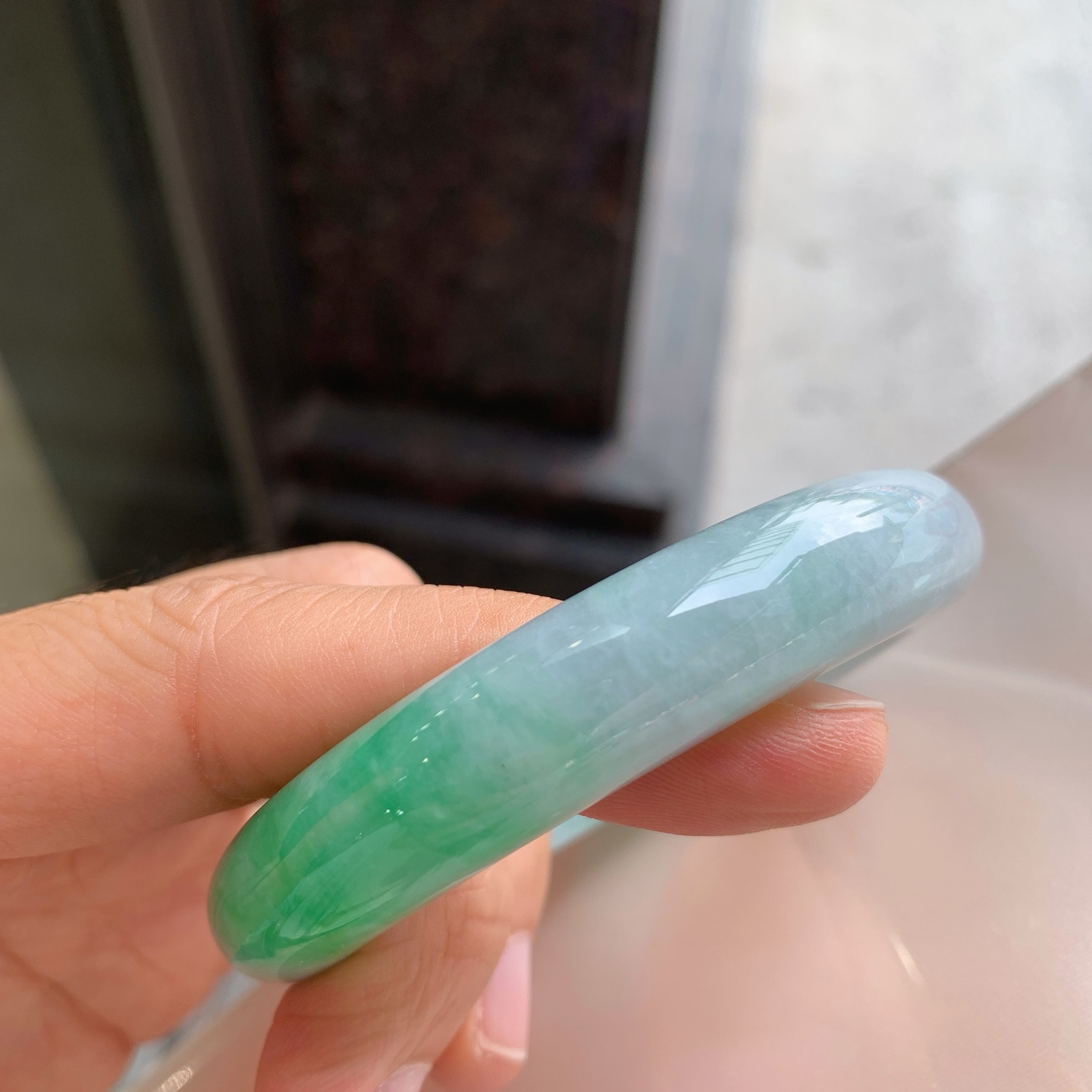 正圈飘绿 有棉线 尺寸：55/12.3/10.1 版型好