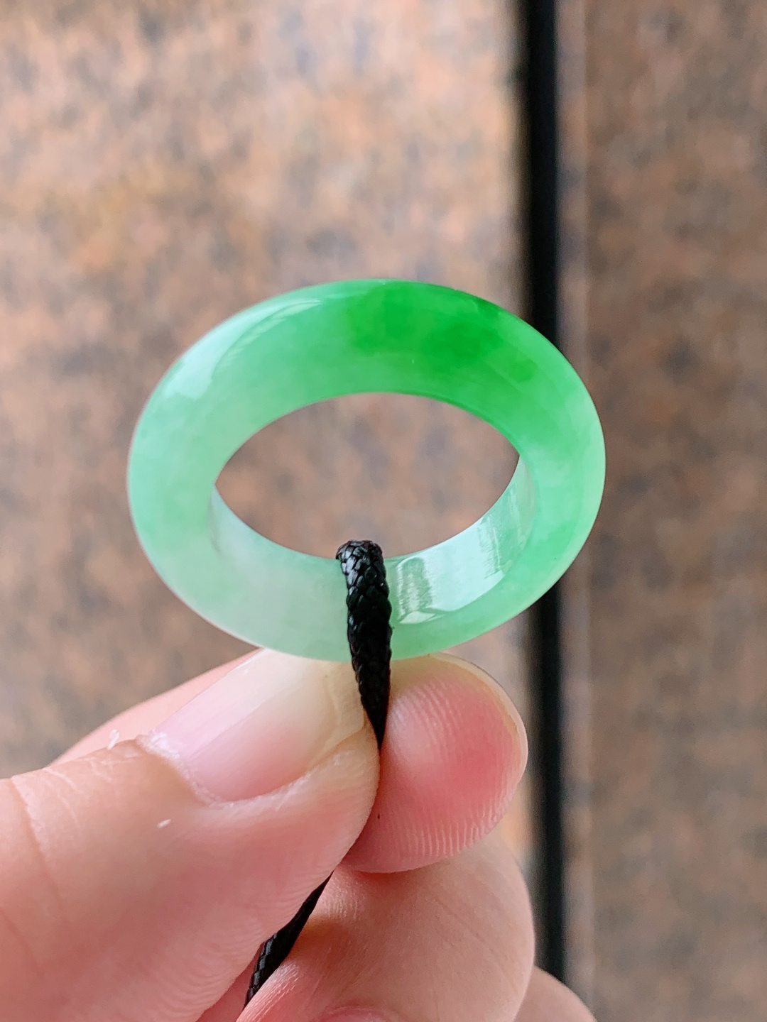 冰种绿指环戒圈，翠色明艳种水冰透，上手显贵气质款 卡25.3-6-4.5 内直径17 圈口14