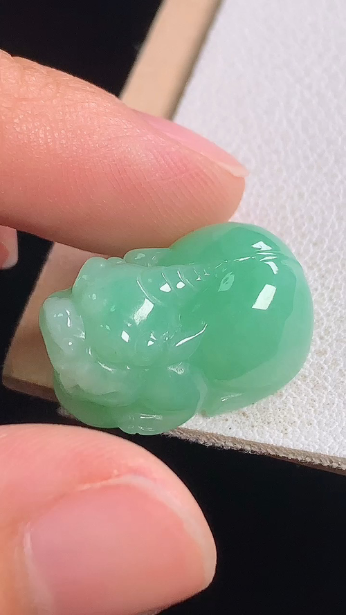 冰绿貔貅，无裂，尺寸:19.8-12.1-10.8mm