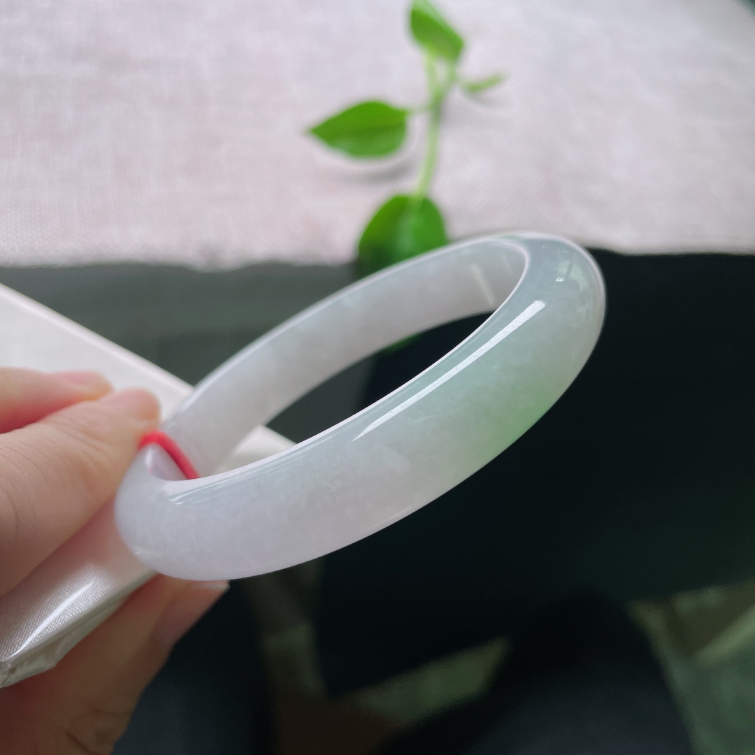 58.8/12/7.9，白底青正圈，水头好，种老，点翠千金，俏丽多姿，皮纹，ss53778a