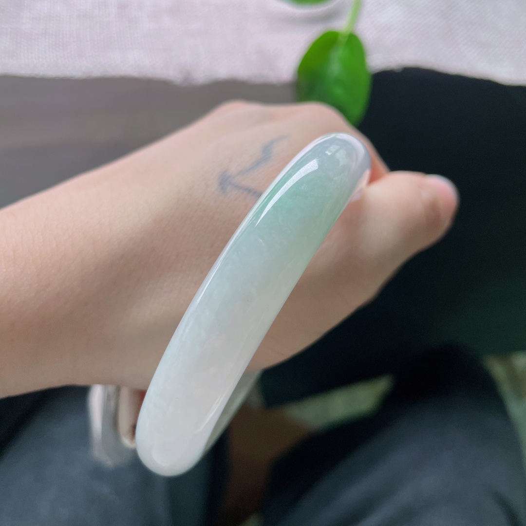 58.8/12/7.9，白底青正圈，水头好，种老，点翠千金，俏丽多姿，皮纹，ss53778a
