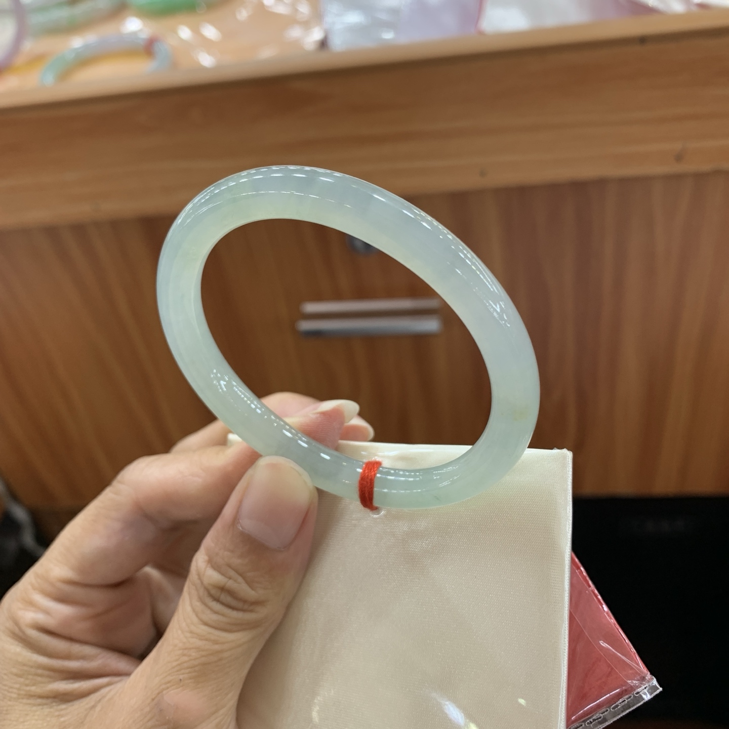 冰绿底小贵妃翡翠手镯 54-46.1-7.2-7.5