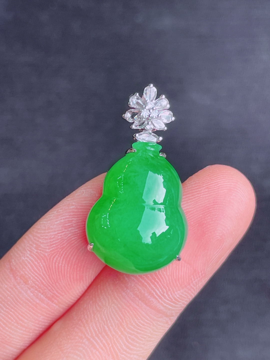 ️绿葫芦吊坠，晶莹剔透，新颖时尚，无裂，30.6