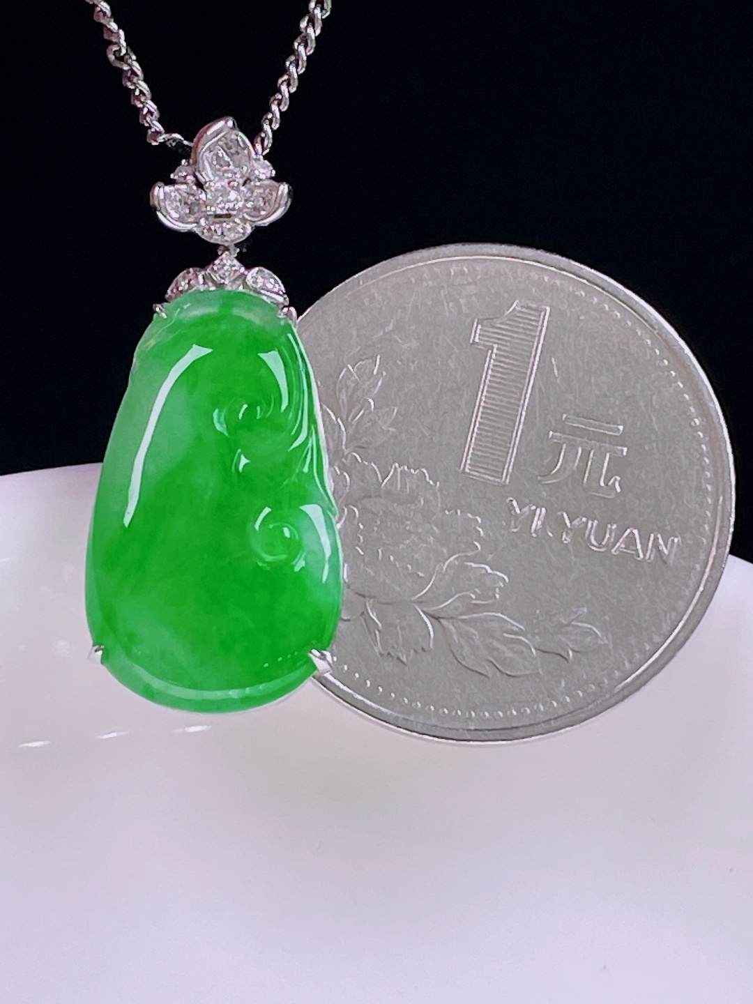 ️辣绿如意，老种起光，细底通透，尺寸：29/12.6/6mm0613