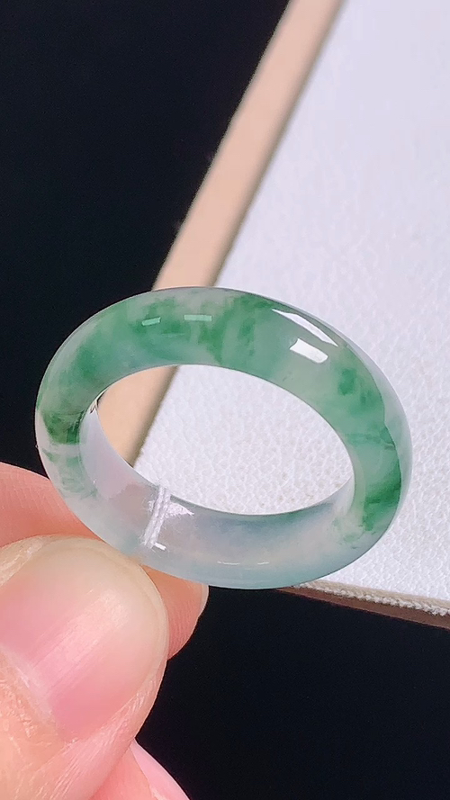 ️冰飘花指环，无裂，尺寸:圈口17/18.0-5.7-3.6mm 9