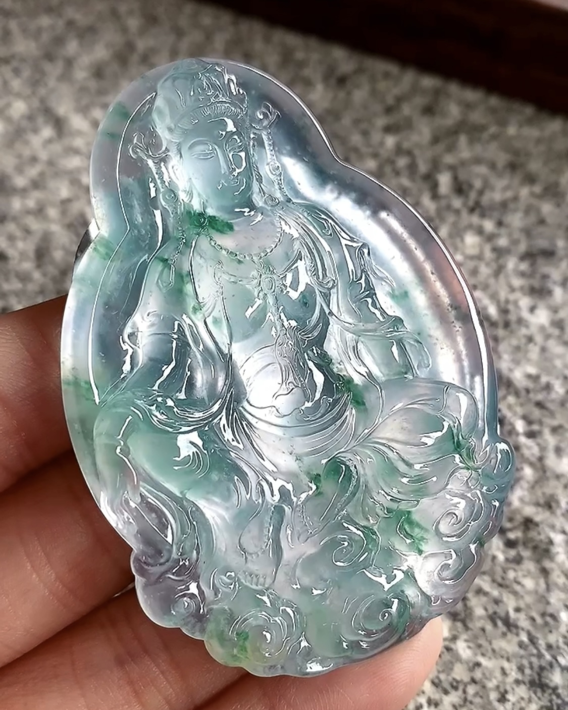 飘彩自在观音，法相端庄温润，自带清雅禅意 尺寸62.8×44.5×6.5