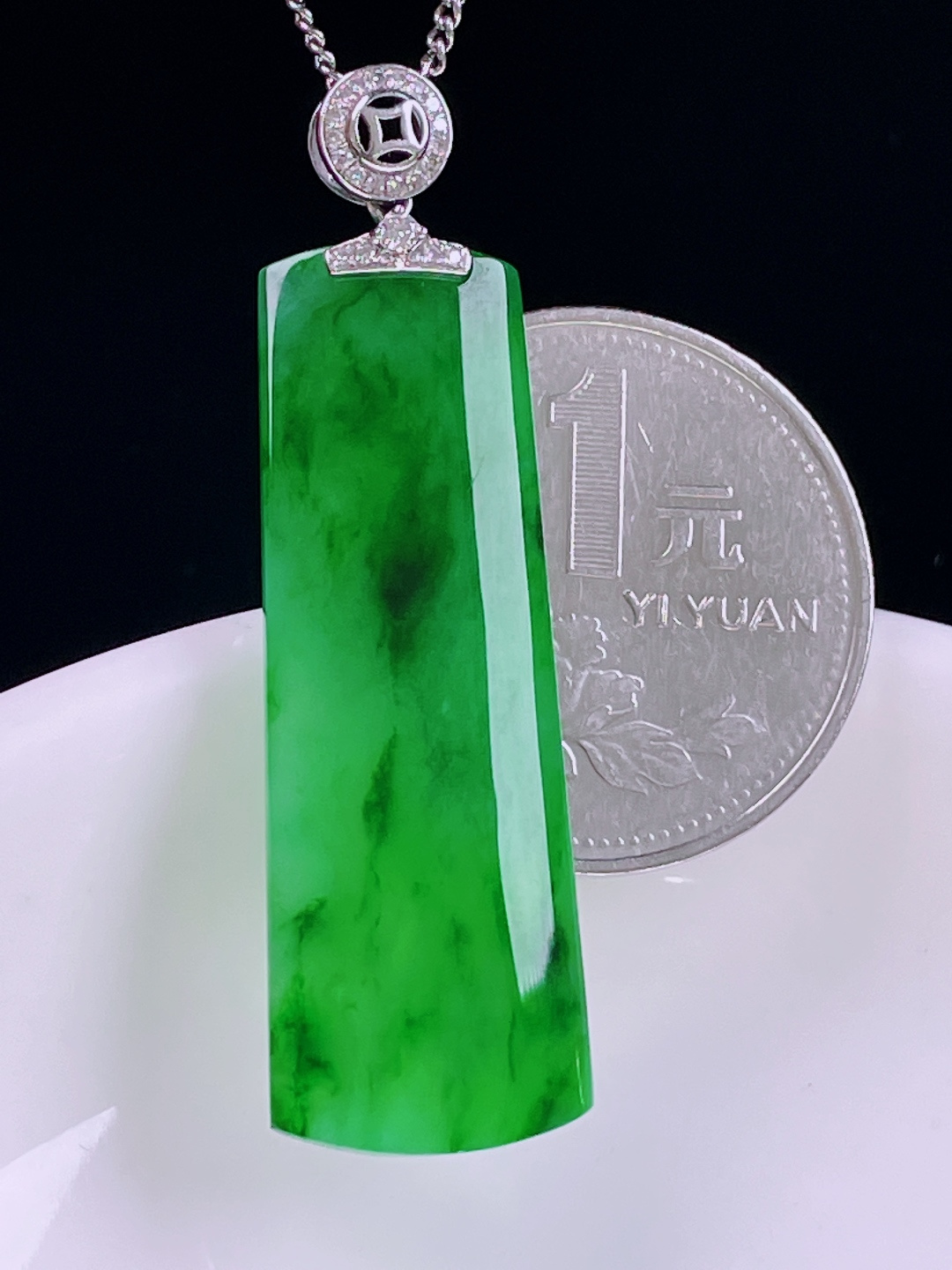 ️辣绿无事牌，老种起光，细底通透，尺寸：46/13.6/3.5mm0613