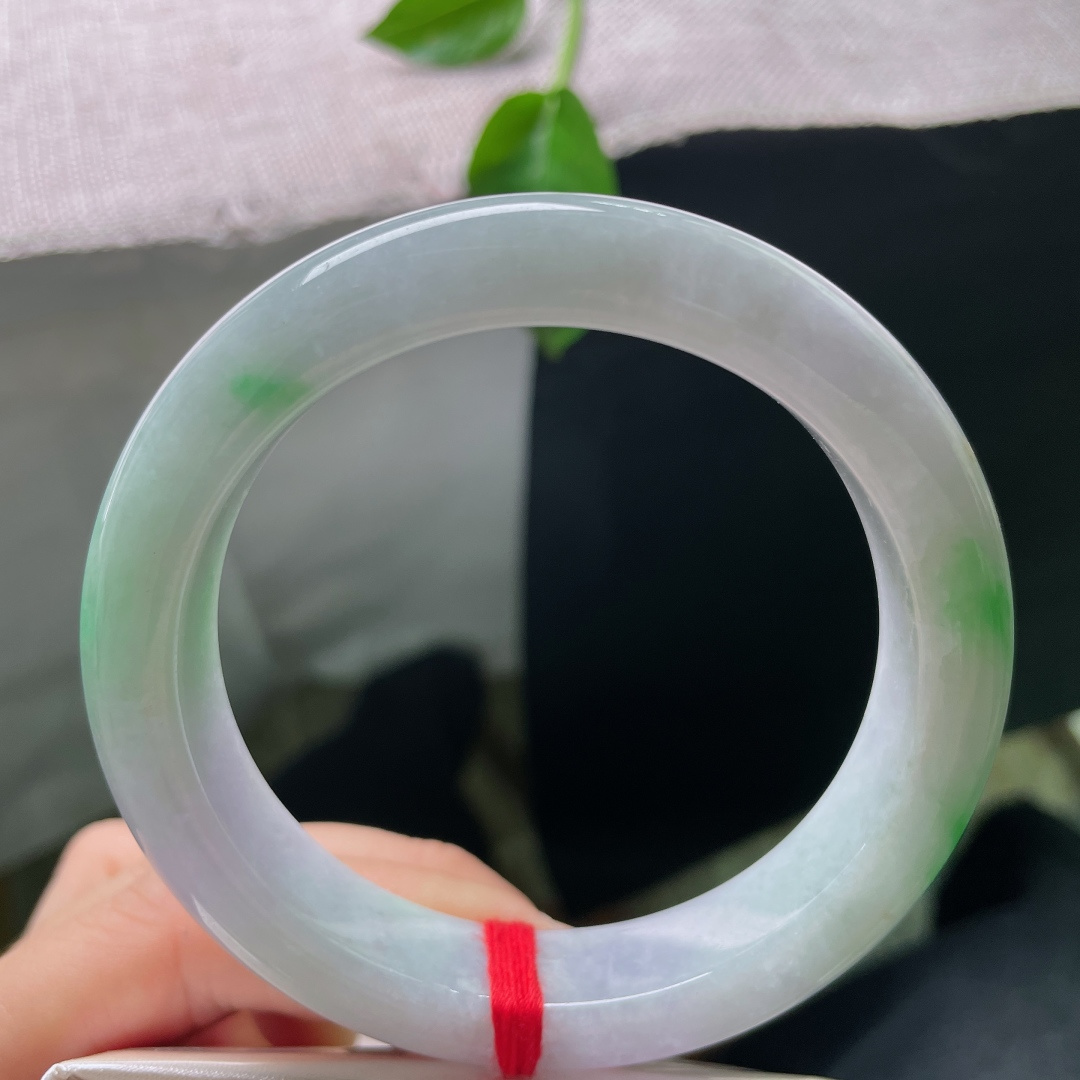 61/13.3/9.3，春彩正圈，大圈口，翠色欲滴，上手千娇百媚，绰约多姿，皮纹，ss53175a