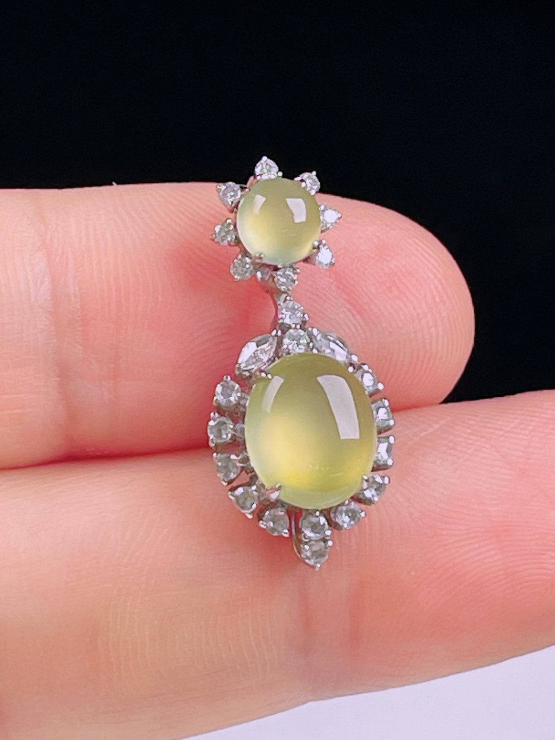 ️冰黄鸽子蛋，老种起光，细底通透，尺寸：23.7/11/7.8mm0613