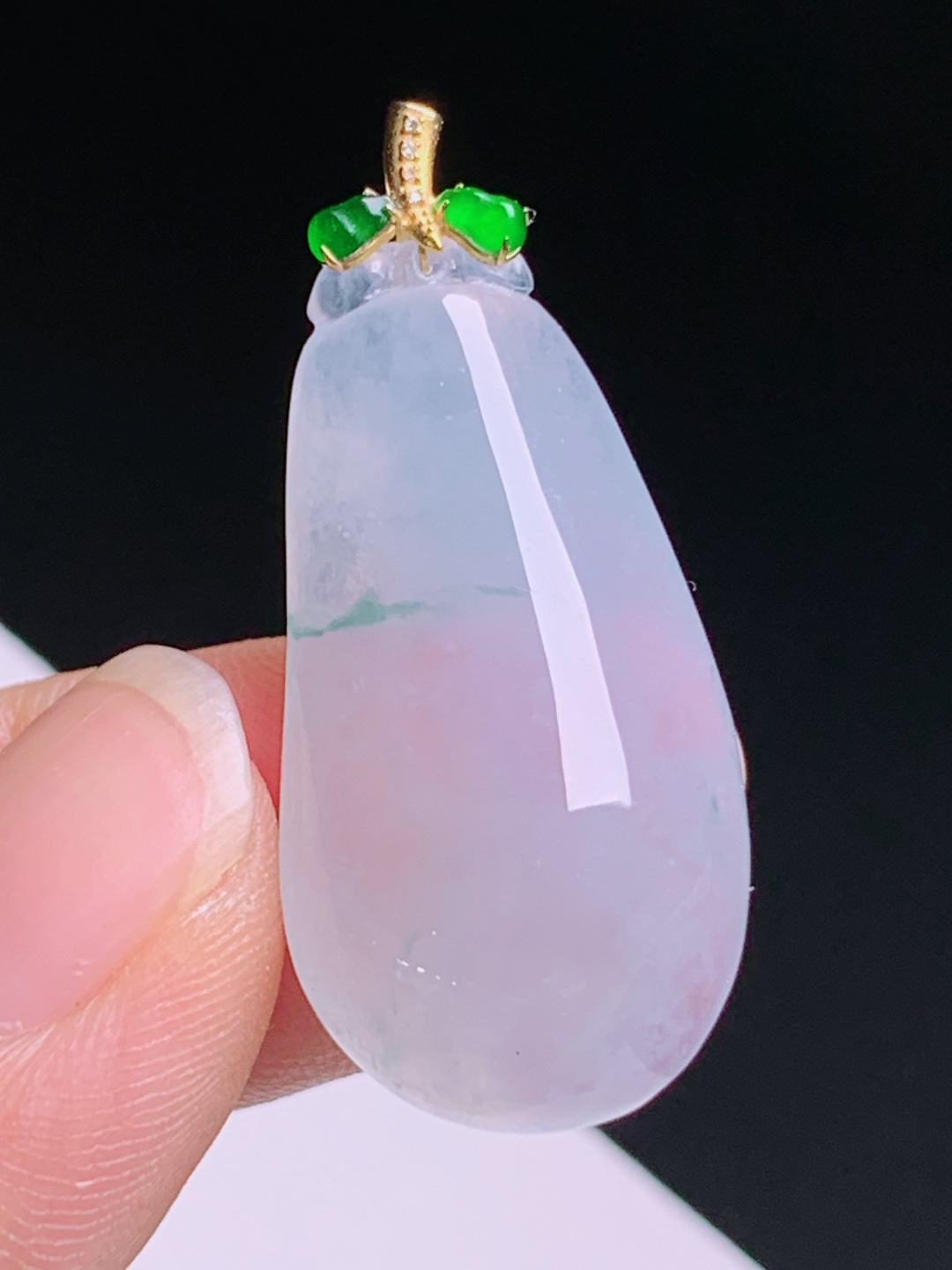 ️ 冰种飘花福瓜吊坠，饱满莹润胶感十足，18K金阳绿扣头点睛，清新灵动 裸石31.2-15.8-7.8 整体35.8 530611