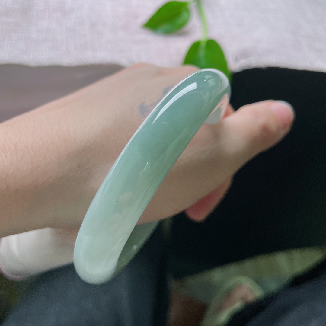 60.7/12.2/9，油绿底正圈，大圈口，油性好，细润，种老，典雅动人，一点皮纹，ss52153a