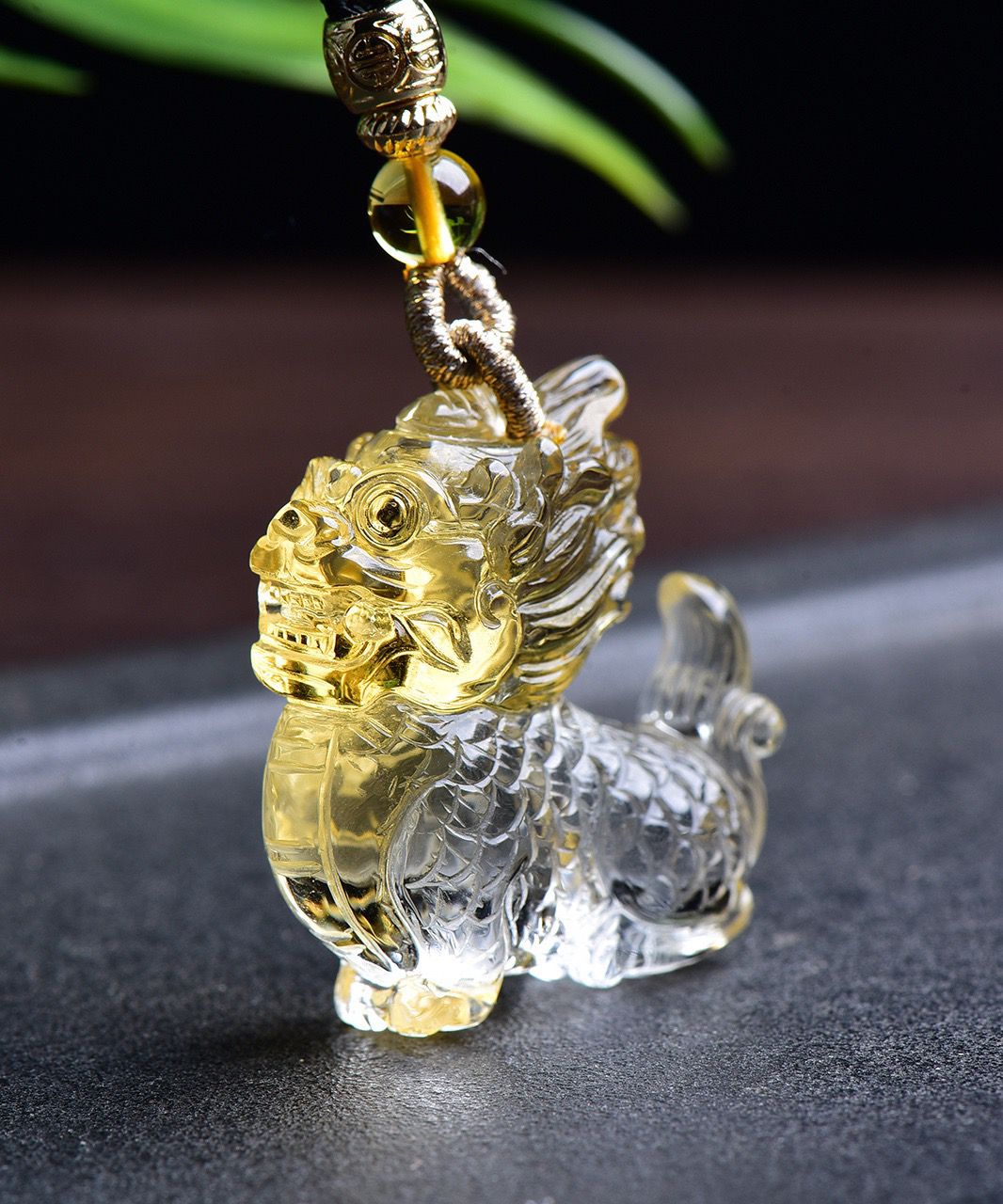 天然巴西黄水晶麒麟吊坠 立体雕刻，麒麟是吉祥神兽，栩栩如生，实物非常漂亮，懂货的速度 规格:3