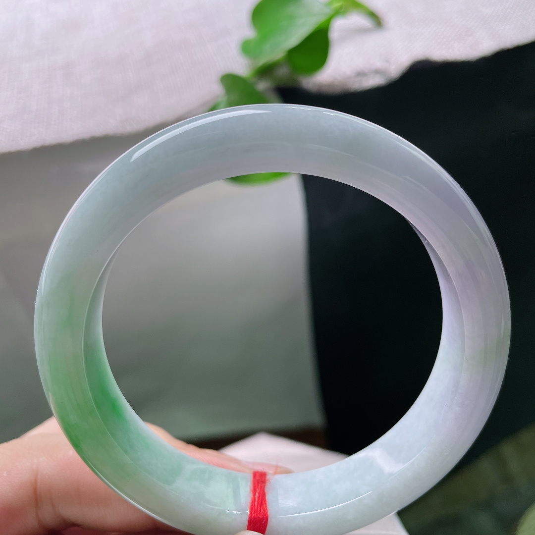 59.1/12.5/8.6，春彩正圈，水润，肉质细腻，春意阑珊，多姿多彩，无裂，ss51071a