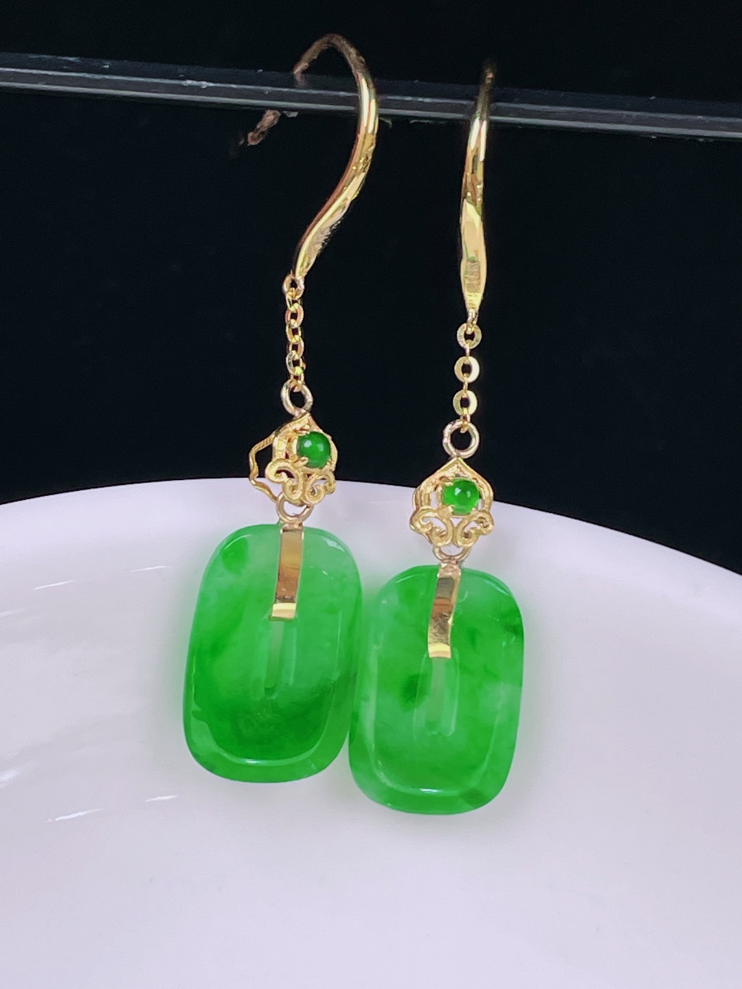 ️辣绿耳坠，老种起光，细底通透，尺寸：裸石12.7/8/2.2mm0614