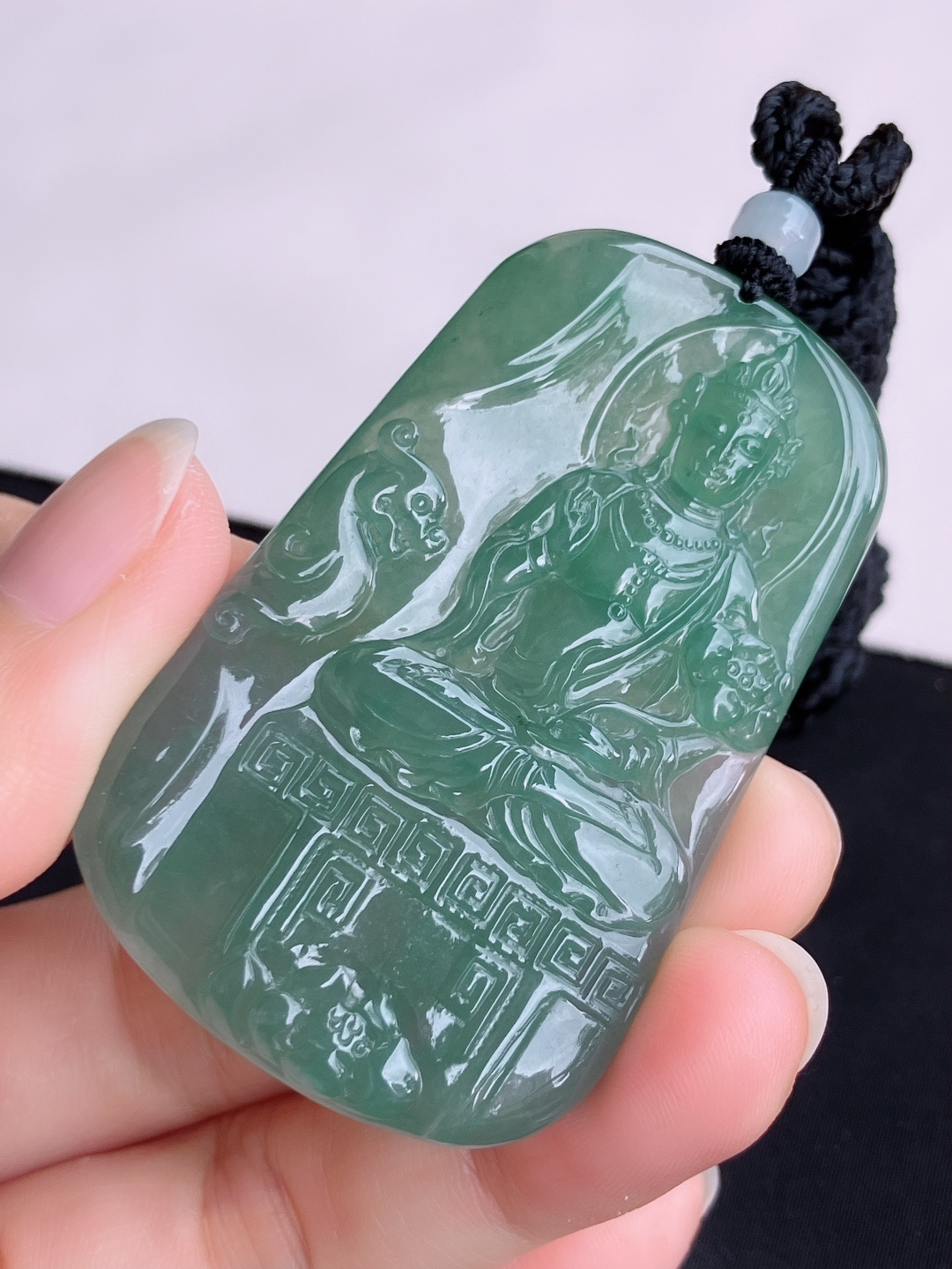 底色大势至菩萨，晶莹剔透，尺寸58.8/37/5/自然光实拍