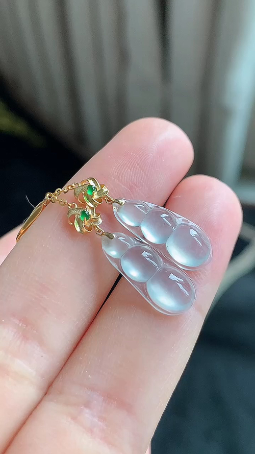 天然翡翠，冰透福豆，18k金耳坠 尺寸17-7.2-3.7 an613
