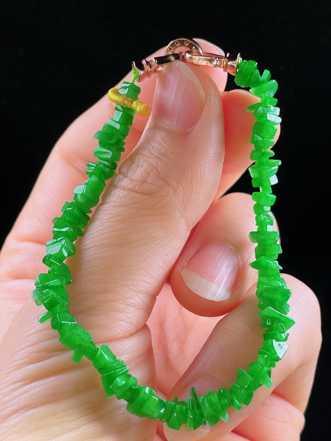 辣绿手串，老种起光，细底通透，尺寸：4mm
