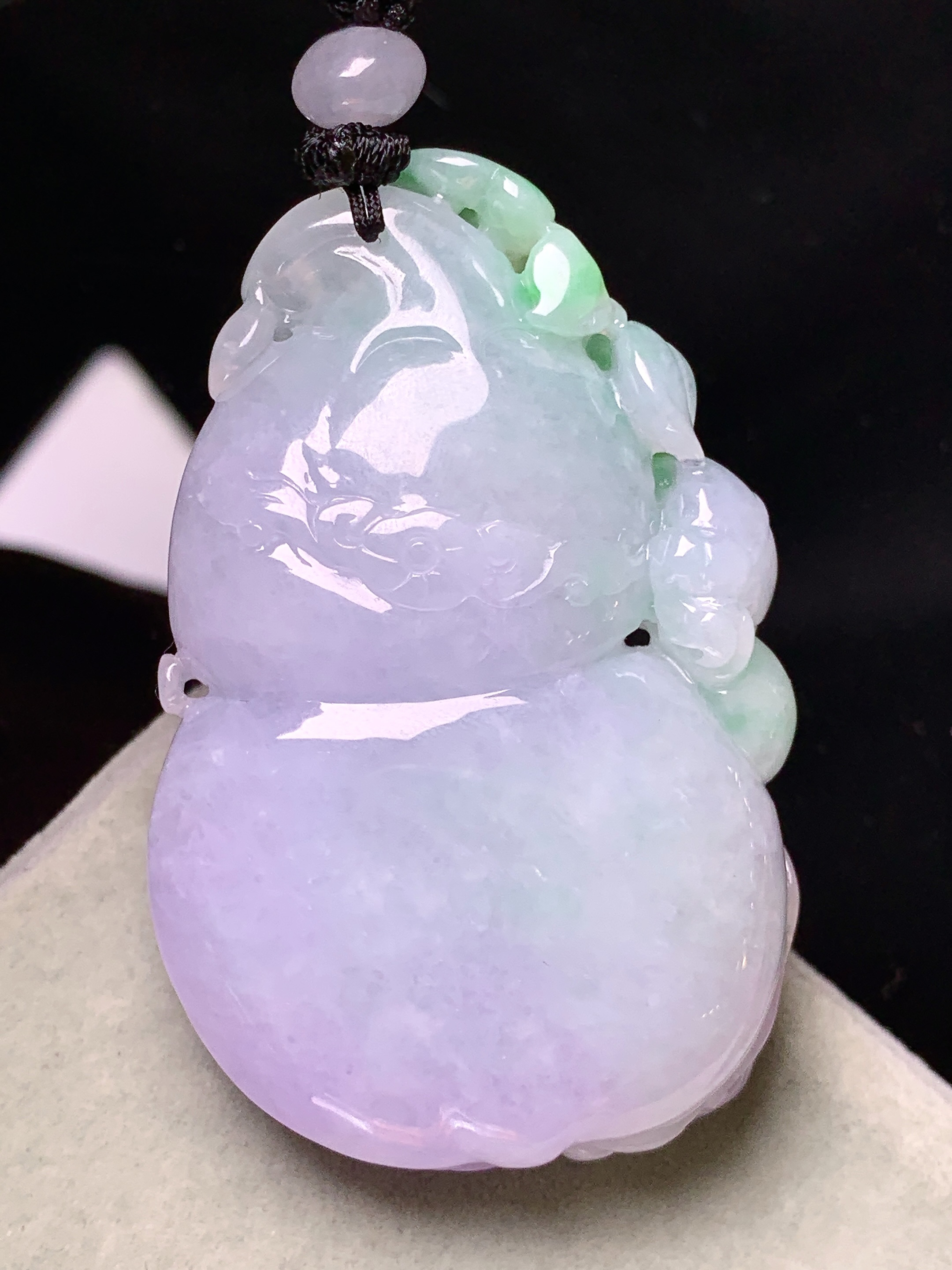 紫罗兰飘绿葫芦吊坠 玉质细腻 色泽艳丽清新 整体尺寸54.8*35.2*15.3 w1