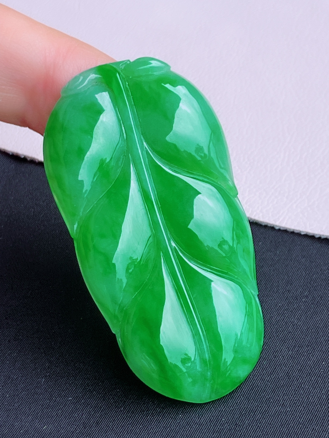 阳绿金枝玉叶，色美抢眼，尺寸53/28/5.3/自然光实拍