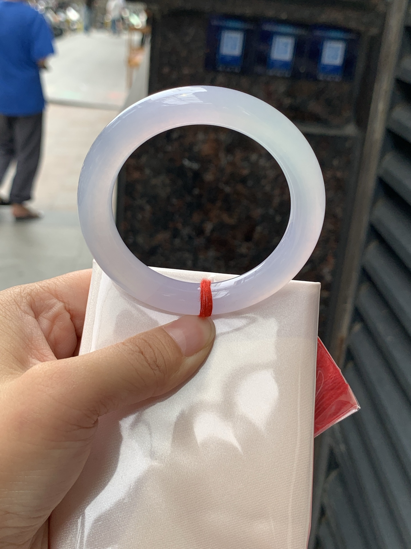 冰紫圆条 52.5-10.5-9.8 0613-N998 打灯断裂，底妆冰润细腻，种水很好，渐变冰紫底色很均匀，小仙女镯一枚