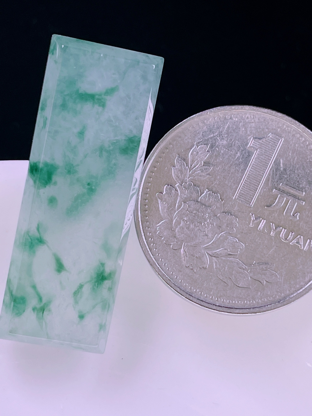 ️冰飘花无事牌，老种起光，细底通透，尺寸：34.6/12.8/6mm0614