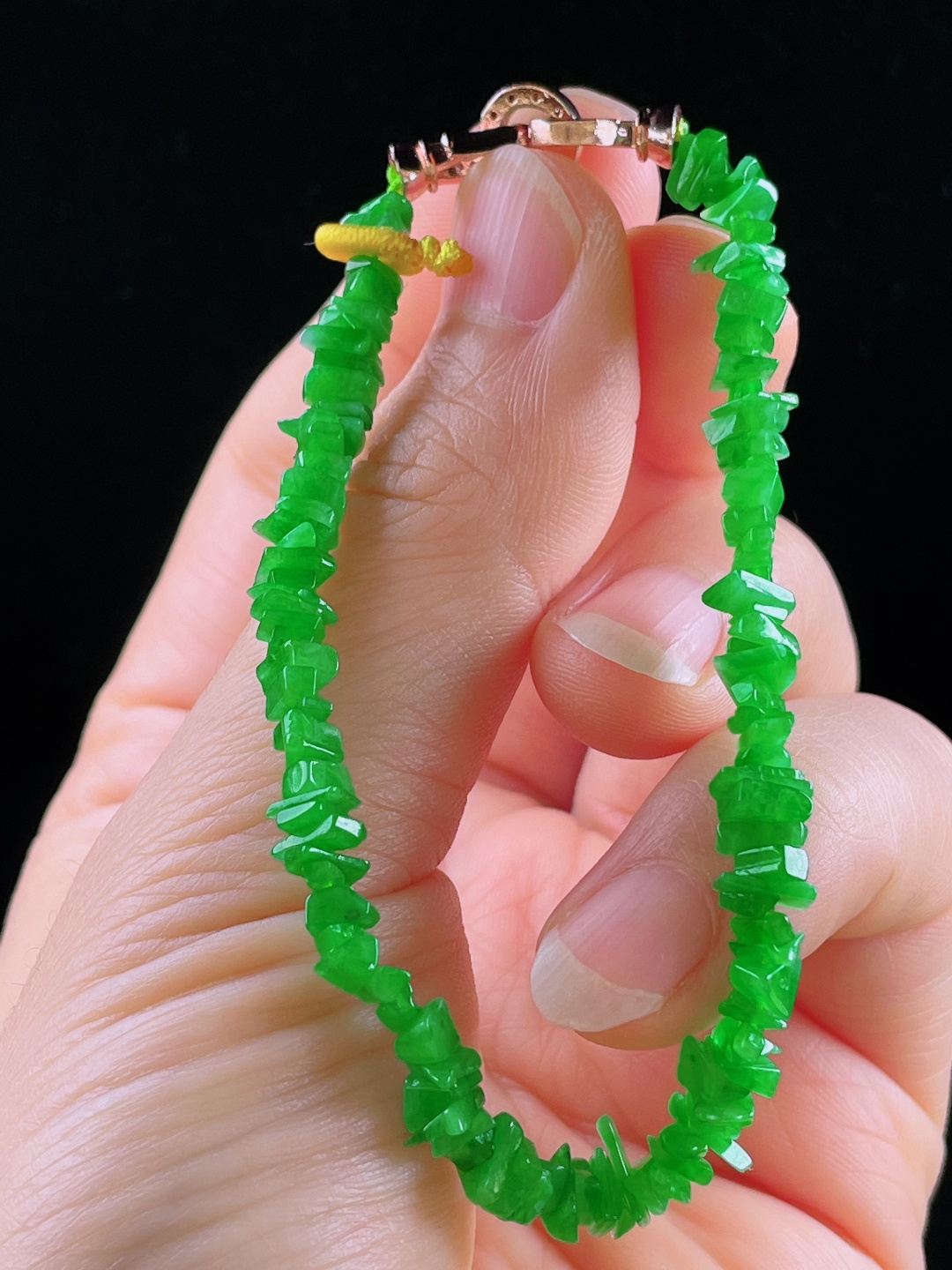 辣绿手串，老种起光，细底通透，尺寸：4mm