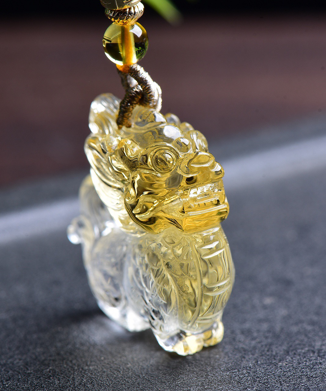 天然巴西黄水晶麒麟吊坠 立体雕刻，麒麟是吉祥神兽，栩栩如生，实物非常漂亮，懂货的速度 规格:3