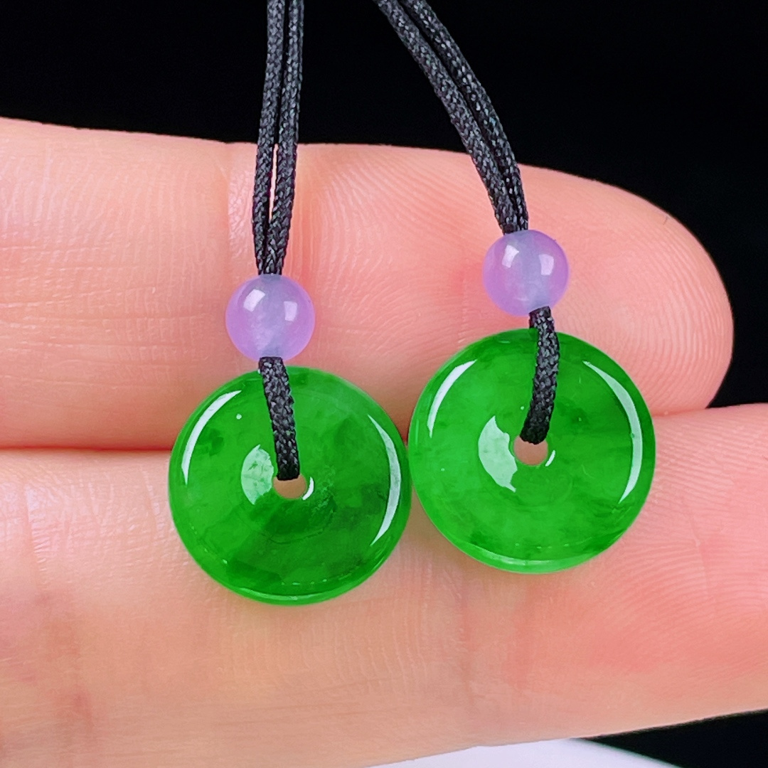 ️冰绿耳坠，老种起光，细底通透，尺寸：12.4/2.8mm0614