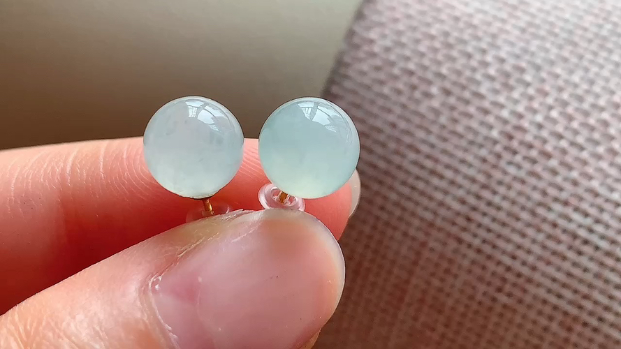 天然翡翠，冰种，18k金耳钉 尺寸8 zq613