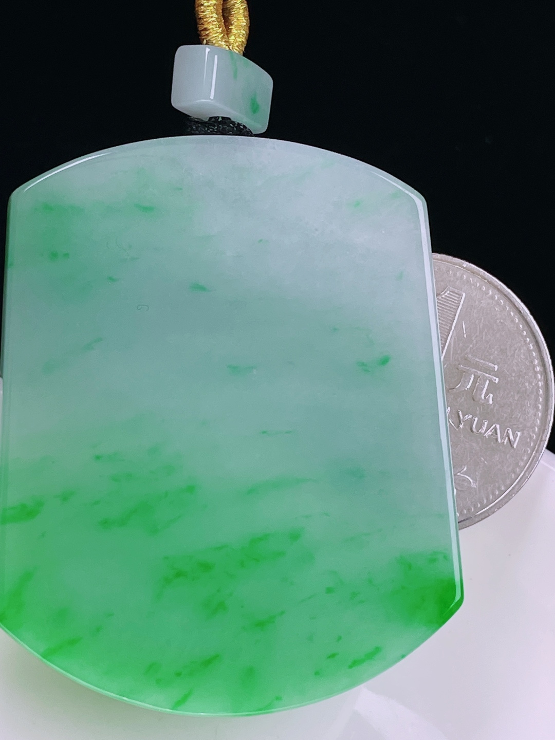 ️飘绿无事牌，老种起光，细底通透，尺寸：47.4/39/4.5mm0614