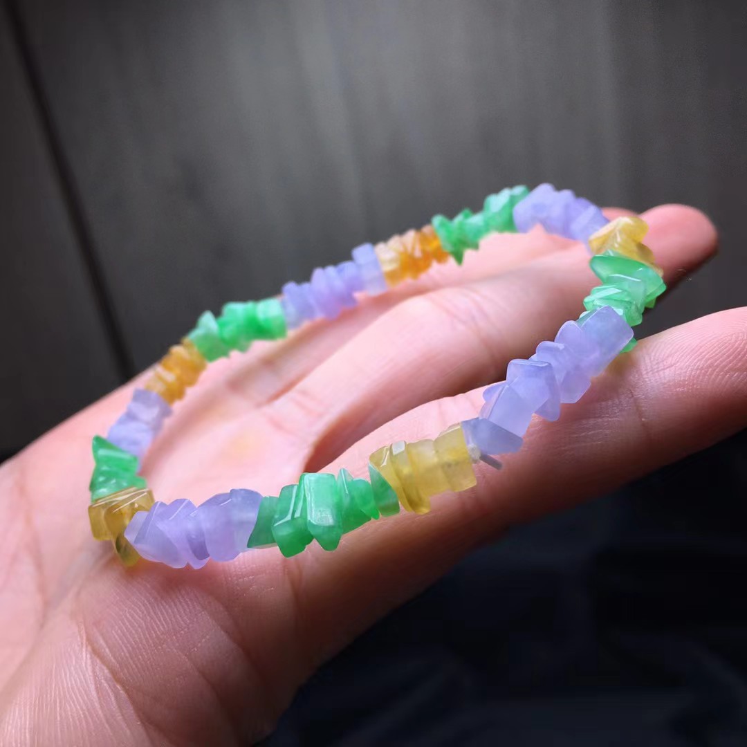 ️ 三彩碎碎冰手链，卡6.7～6mm，种好，玉质细腻，均匀，色彩斑斓，鲜艳，颗颗精选
