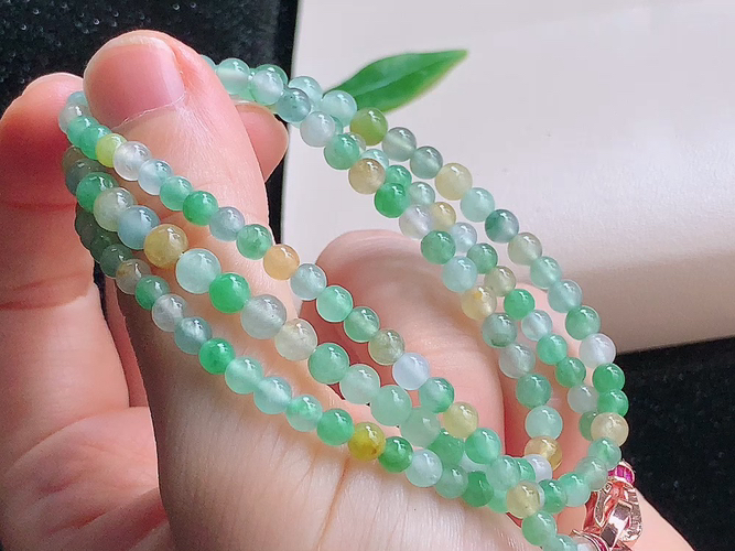 ️ 三彩珠链，尺寸大4.8/小3.7mm，包A附证书