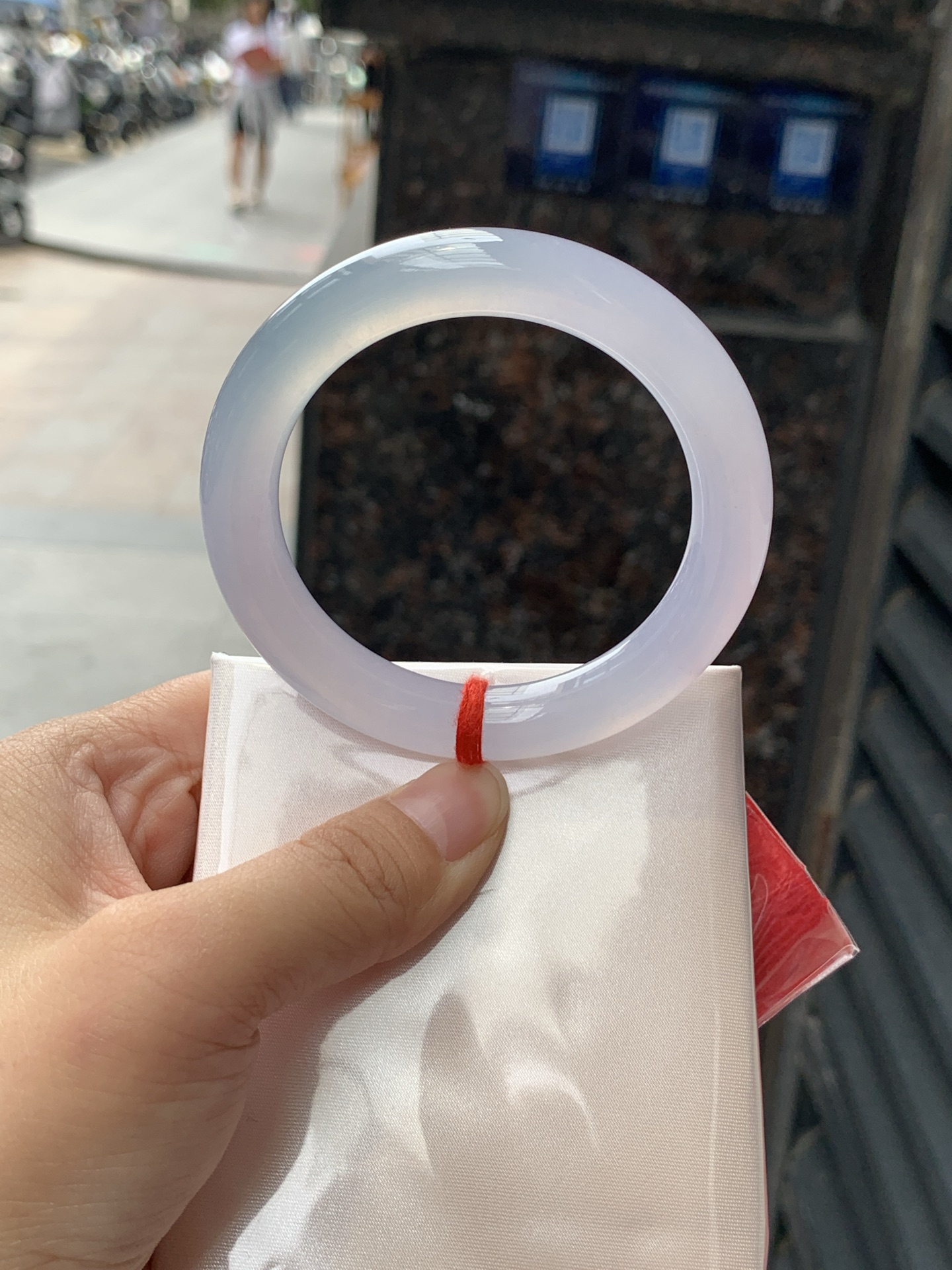 冰紫圆条 52.5-10.5-9.8 0613-N998 打灯断裂，底妆冰润细腻，种水很好，渐变冰紫底色很均匀，小仙女镯一枚