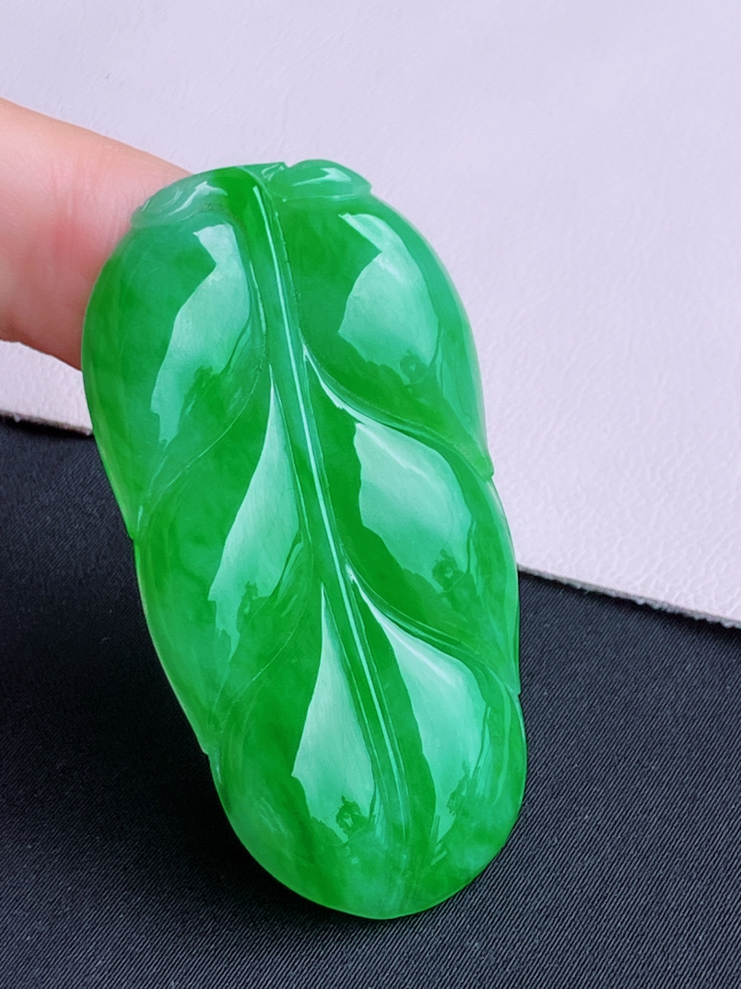 阳绿金枝玉叶，色美抢眼，尺寸53/28/5.3/自然光实拍