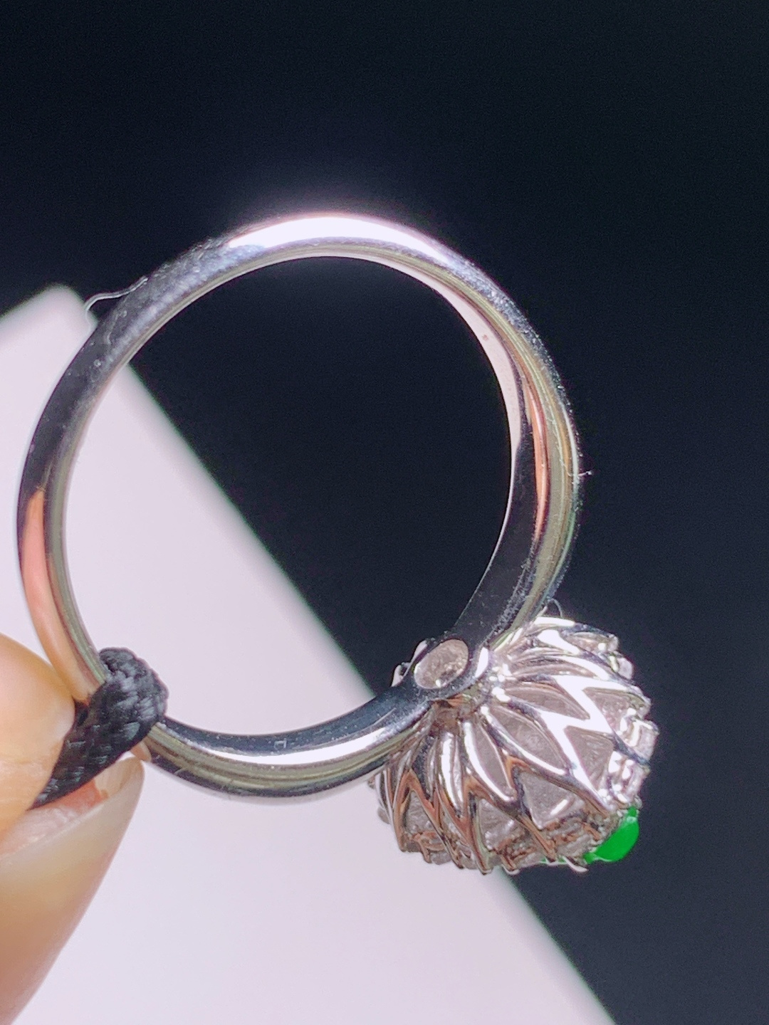 正阳绿葫芦戒指，色浓阳绿围钻镶嵌，经典款型贵气温婉，900613