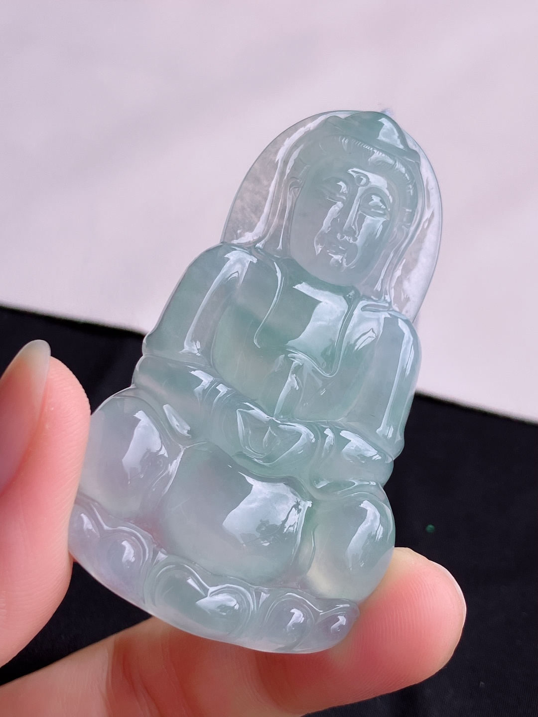 底色观音，晶莹剔透，面容慈祥，尺寸62/36.5/7/自然光实拍