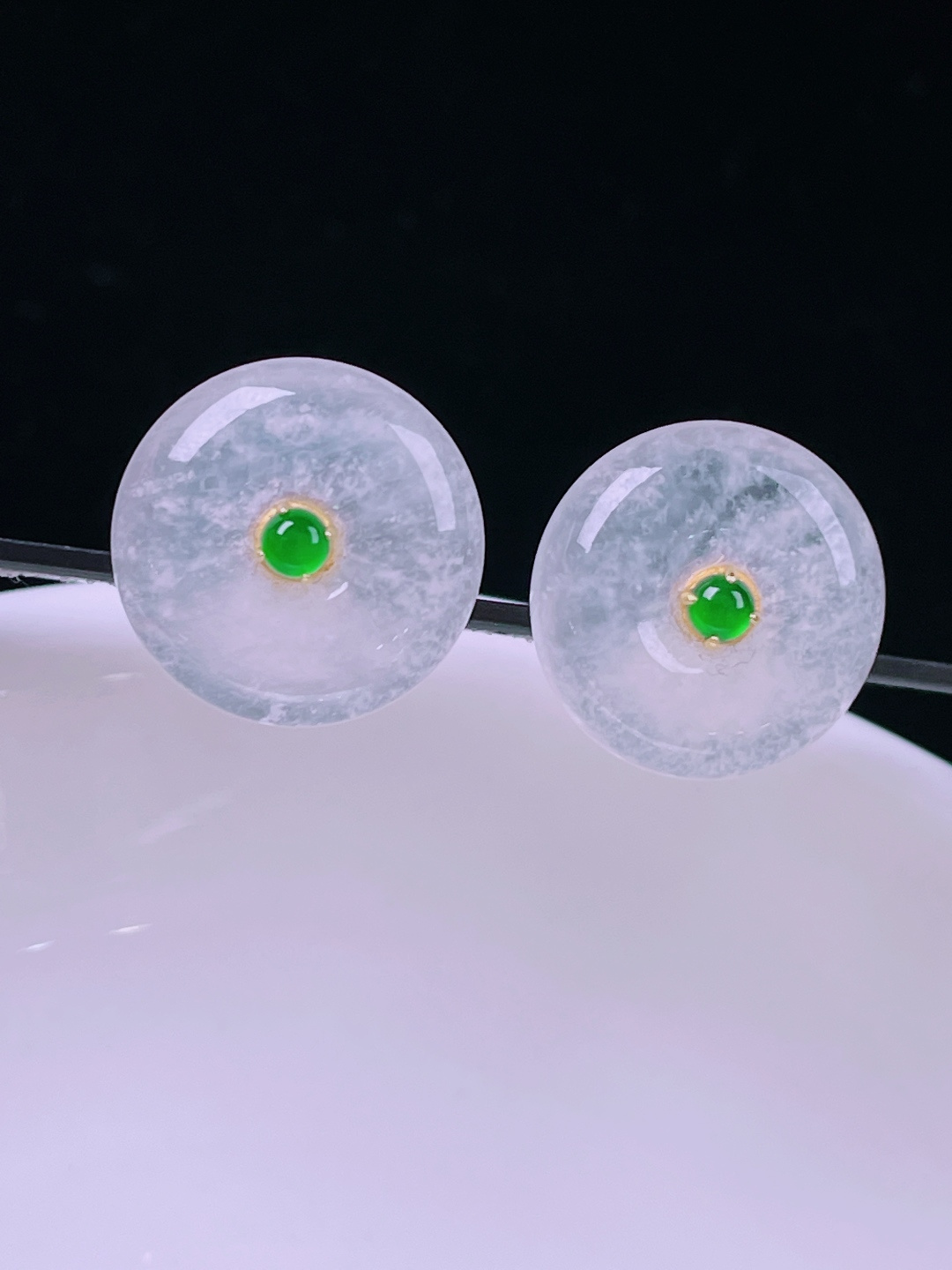白冰耳钉，老种起光，细底通透，尺寸：裸石13.7/3mm0614