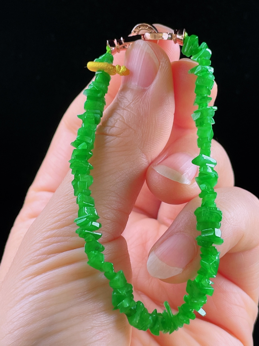 辣绿手串，老种起光，细底通透，尺寸：4mm