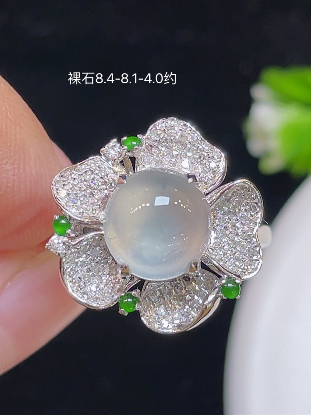 ️【高冰，戒指】大件饱满，通透水润，玉质细腻，翠色鲜艳，18k金奢华钻石镶嵌️，8.4-8.1-