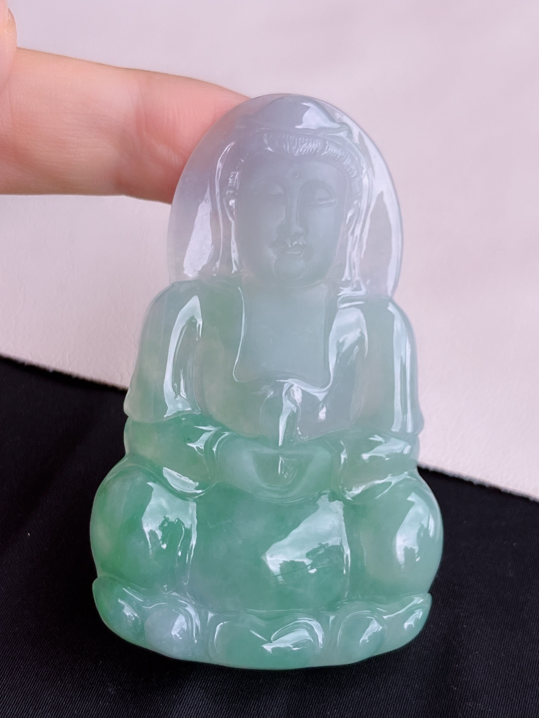 冰飘花大观音，晶莹剔透，面容慈祥，尺寸71.3/43.6/6.2/自然光实拍