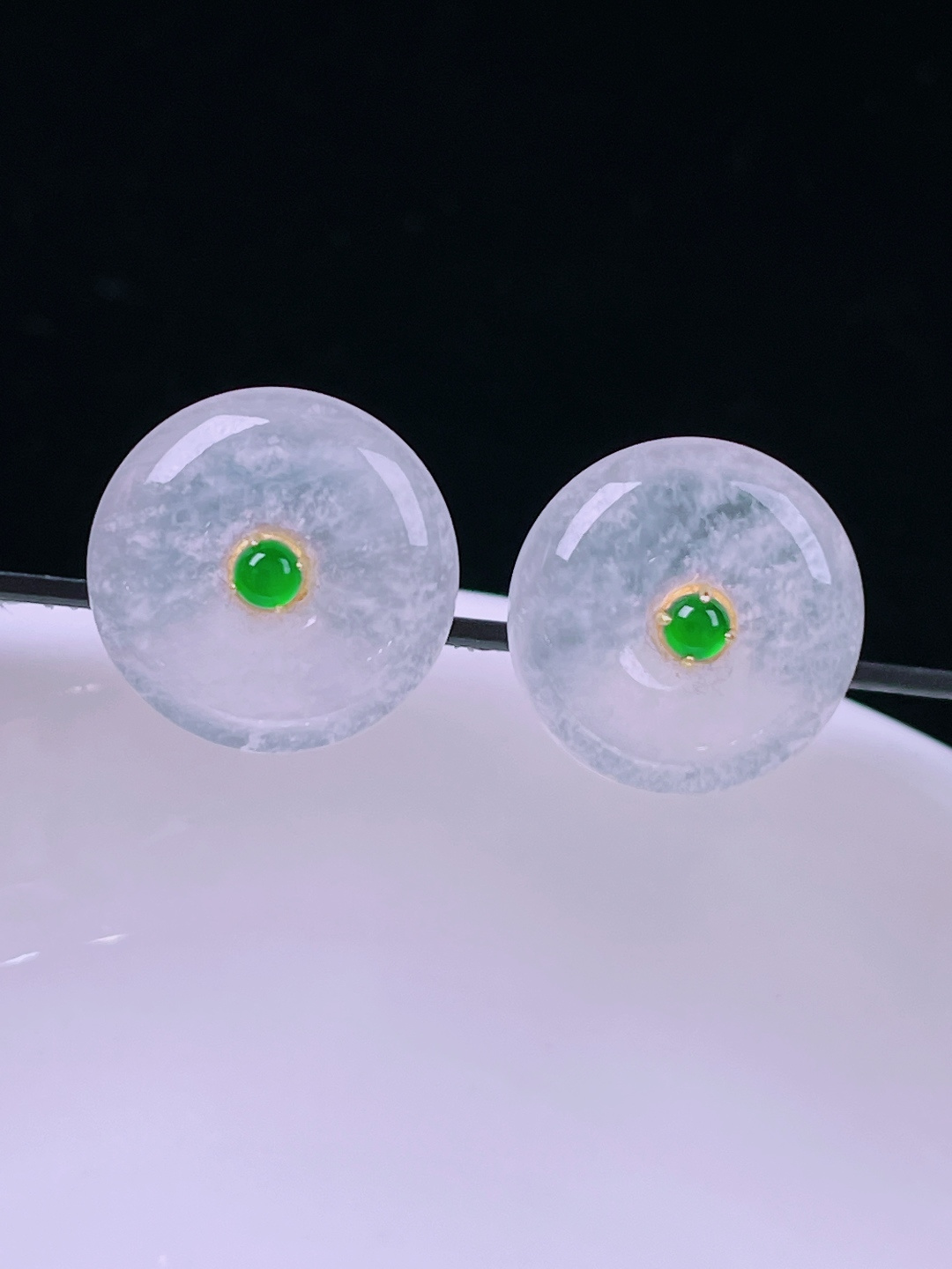 白冰耳钉，老种起光，细底通透，尺寸：裸石13.7/3mm0614