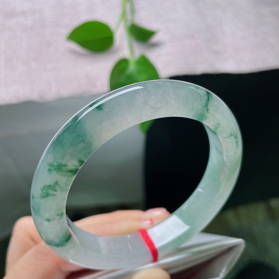 56.6/12.2/9.1冰飘花正圈，冰润细腻，种老，一镯飘逸，满目欢喜，贵气，无裂，ss53121a